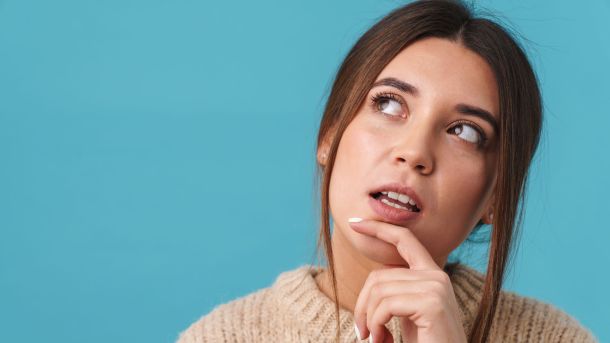 Une femme réfléchit aux questions les plus courantes que les gynécologues entendent le plus souvent.